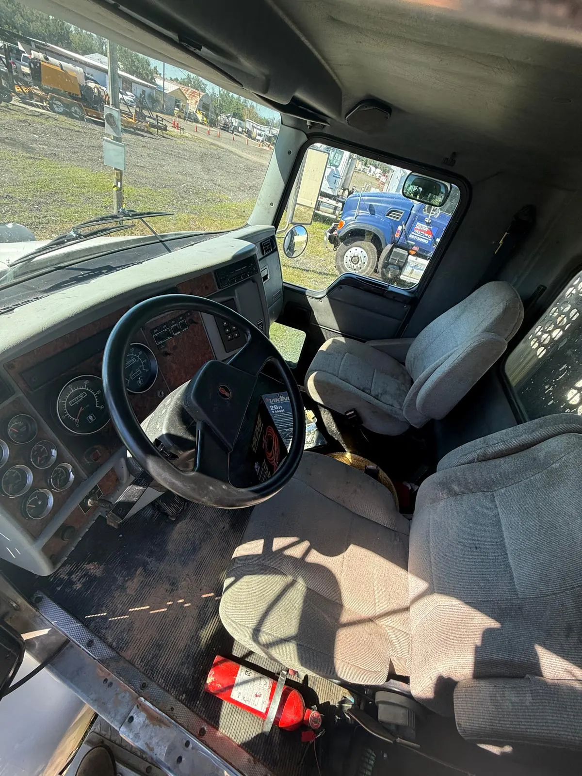 Used 2004 Kenworth T300 Flatbed for sale at A3 Mechanic, Apopka FL (photo 8)