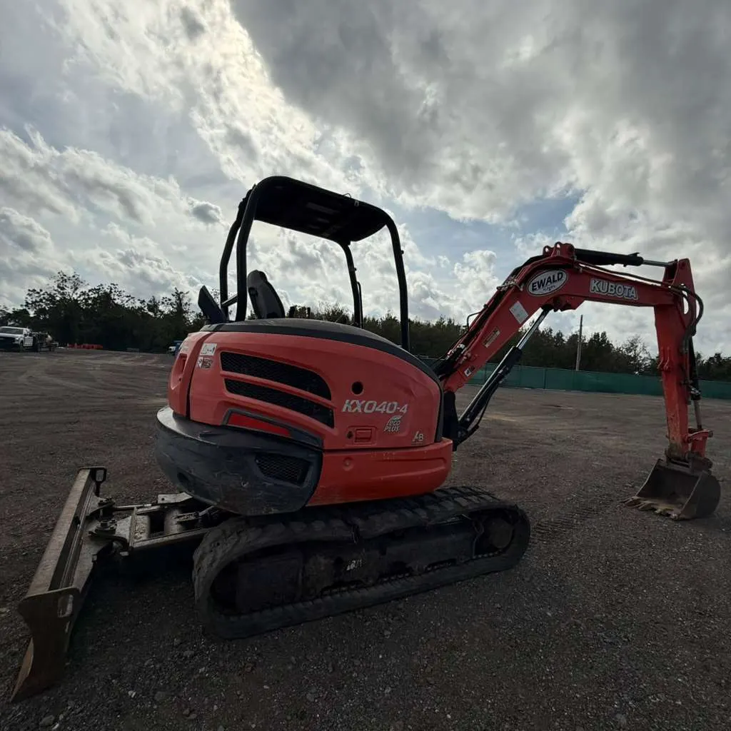 Used 2016 Kubota KX040-4 - Mini Excavator for sale at A3 Mechanic, Apopka FL (photo 2)