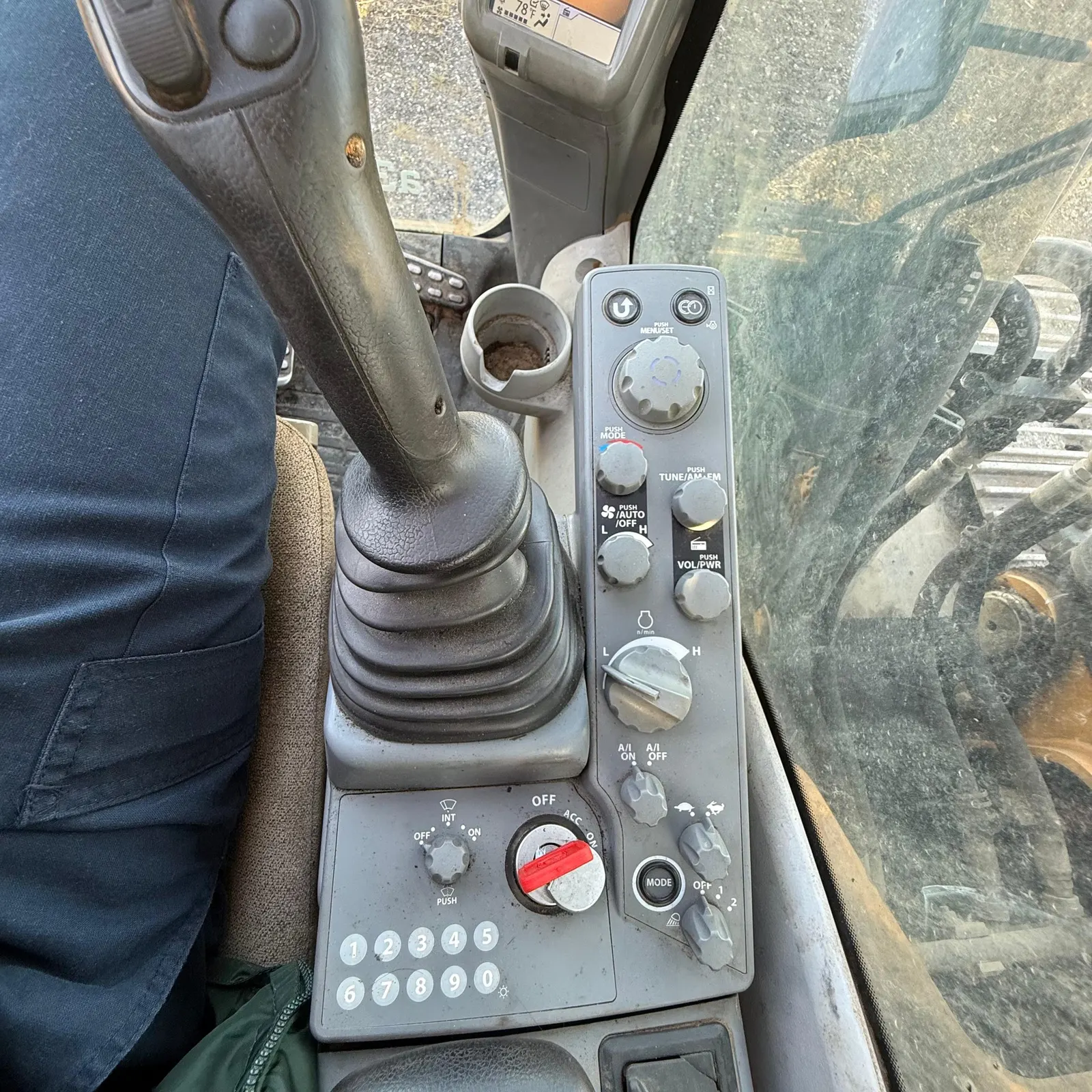 Used 2019 John Deere 350G LGP for sale at A3 Mechanic, Apopka FL (photo 12)