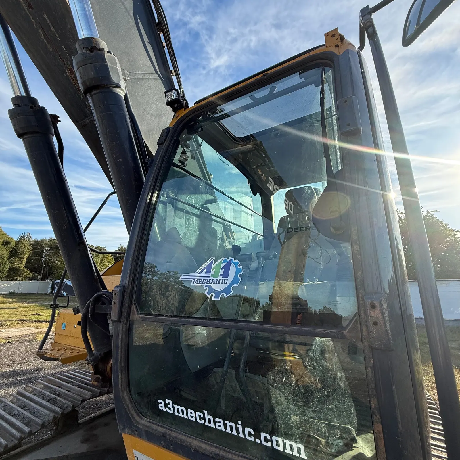 Used 2019 John Deere 350G LGP for sale at A3 Mechanic, Apopka FL (photo 4)