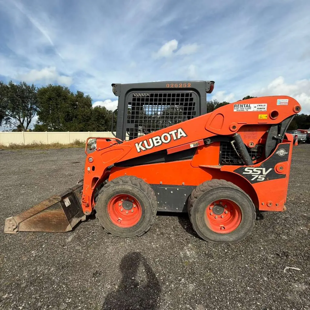 Used 2020 Kubota SSV75 for sale at A3 Mechanic, Apopka FL (photo 2)