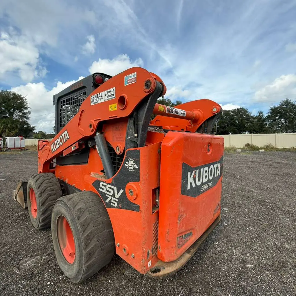 Used 2020 Kubota SSV75 for sale at A3 Mechanic, Apopka FL (photo 4)