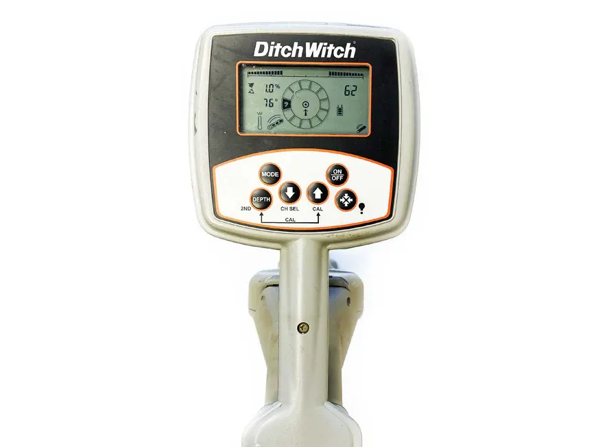 Used Ditch Witch 750 Tracker Locator with 86 BGH Beacon for sale at A3 Mechanic, Apopka FL (photo 3)