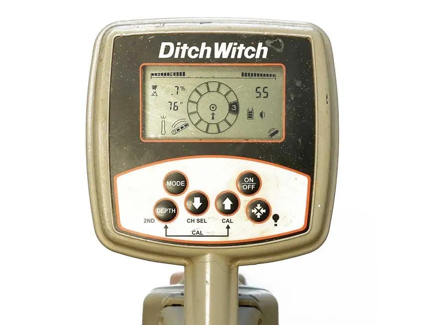 Used Ditch Witch 752 Tracker for sale at A3 Mechanic, Apopka FL (photo 2)